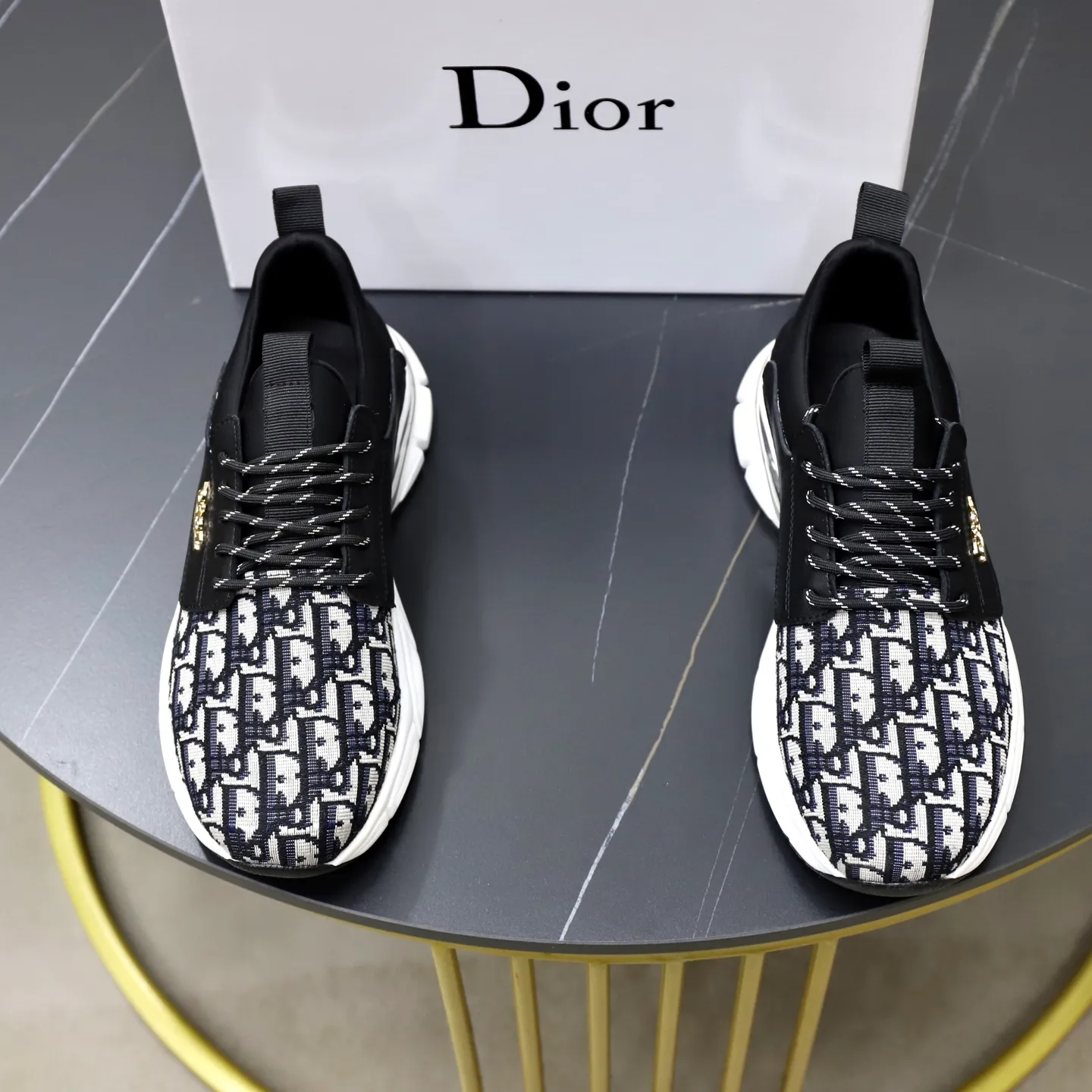 Men's shoes: 440💰🙅‍♂️🙅‍♂️🙅‍♂️ Brand: Dior DIOR Standard code: 38-44 (45 customized) Grade: Same as the official website Material: Original cowhide material spliced with brand cloth Comfortable and breathable lining Lightweight and wear-resistant sports outsole Style category: Men's fashionable casual shoes Running sports shoes Distinguished luxury brand elements Top luxury color: actual picture color
